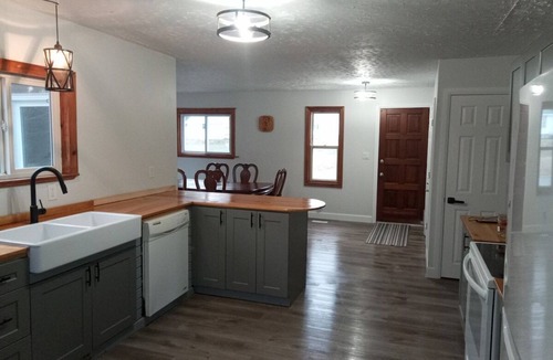 Bruce Mines House | Cozy Quincy: Comfortable stay near Hwy. 17.