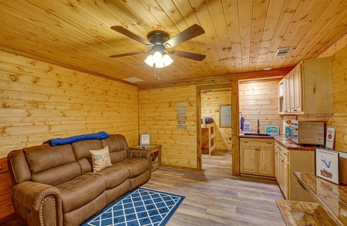Quitman Cabin | Cozy Quitman Fishing Cabin Near Lake Fork!