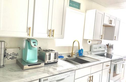 Northwest House | Cozy Ranch Home, Centrally Located near Chicks Beach!