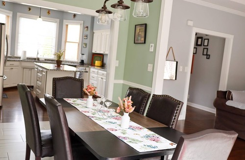 Franklin House | Cozy ranch house that's 10-15 minute from Historic downtown & Arrington Vineyard