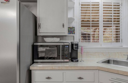 Collinsville House | Cozy Ranch Retreat w Patio & Bonus Space!