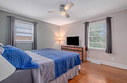Sheffield Park House | Cozy Ranch Style home with hot tub and fenced yard