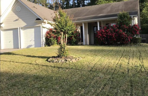 Hiram House | Cozy ranch style home within quiet community