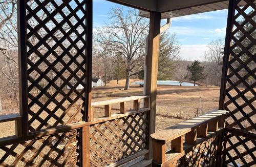 Bourbon House | Cozy ranch with a view