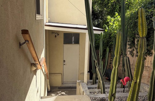 West Los Angeles House | Cozy, recently renovated, 2-bedroom, full kitchen ADU in West Los Angeles!