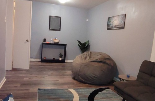 Upper Darby Apartment | Cozy recently updated 1 BR Gem apartment, with easy access to public transit!