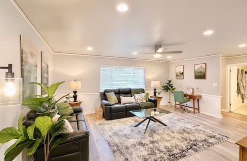 Tulsa House | Cozy Recliner Retreat, Downtown home, Quiet area