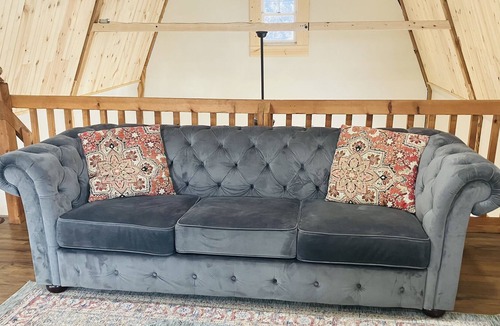 Syracuse House | Cozy Red Barn.....