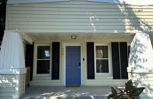 Reidsville House | Cozy Reidsville getaway Walk downtown Entire 1BR