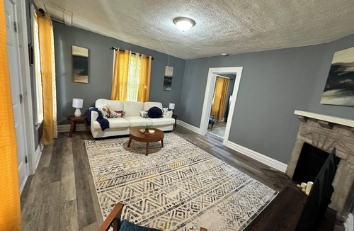 Reidsville House | Cozy Reidsville getaway Walk downtown Entire 1BR