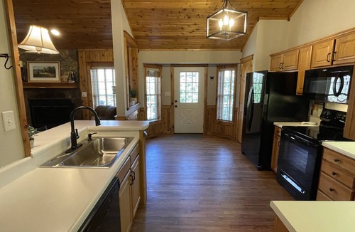 Todd Cabin | Cozy, Relaxing Mountain Cabin - Updates Coming for Fall 2026!