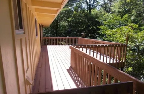 Lupton City House | Cozy Relaxing Room Central to Chattanooga