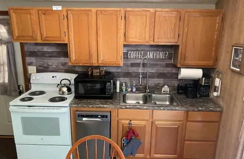 Russell Cabin | Cozy relaxing studio cabin # 7 , at Deep Woods Cabins