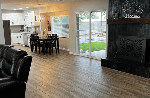 Northeast Heights House | Cozy, Remodeled Home by Tramway, Park-Side, Huge Yard, Near I-40