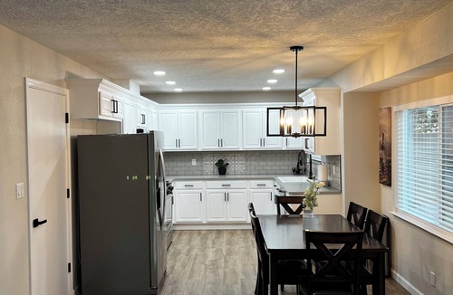 Northeast Heights House | Cozy, Remodeled Home by Tramway, Park-Side, Huge Yard, Near I-40
