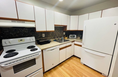 Elkins Park Apartment | Cozy Renovated 1BR | Moss Rehab | Extended Stay