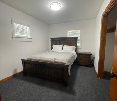 Syracuse Apartment | Cozy & Renovated 2 Bed Apartment