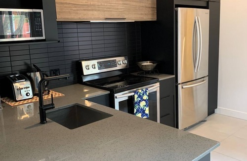 Maisonneuve Apartment | Cozy renovated apartment near downtown with parking