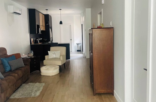 Maisonneuve Apartment | Cozy renovated apartment near downtown with parking