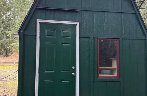 Vashon Island House | Cozy Renovated Bus