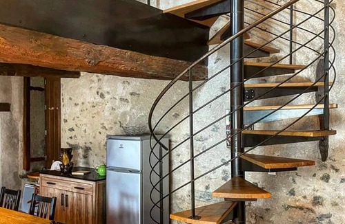 Le Menoux Cottage | Cozy Renovated Forge with Sauna, Shared Pool & Nearby Attractions