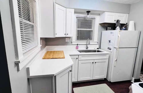 Columbus House | Cozy Retreat + 2 car garage