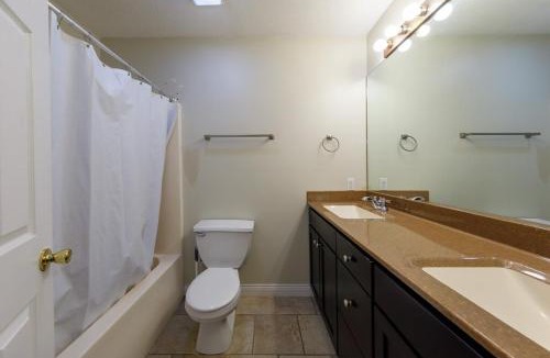 Columbia House | Cozy Retreat 3bdrm 2bath house with deck