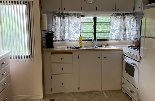 Mindemoya Cottage | Cozy retreat at Idyll Glen RV Park