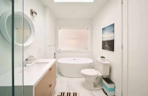 Rustic House | Cozy Retreat Bright House