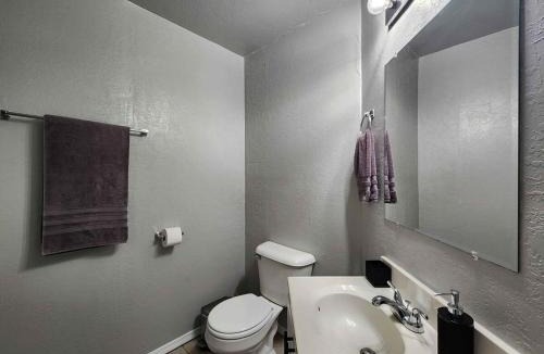 Lawton House | Cozy Retreat Family Pet Friendly Near Ft Sill