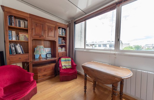 Saint-Mande Apartment | Cozy Retreat for 6 with Lovely Forest Views- LETA-V-A-P