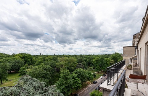 Saint-Mande Apartment | Cozy Retreat for 6 with Lovely Forest Views- LETA-V-A-P