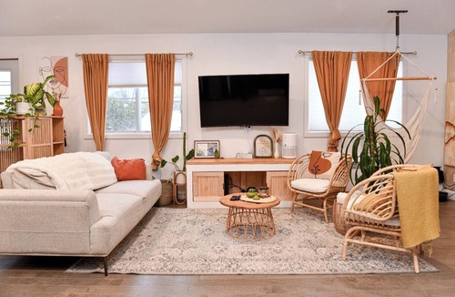 La Riviere-du-Nord Regional County Municipality House | Cozy Retreat for Couples & Small Families