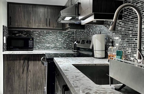 Whitby Apartment | Cozy Retreat Great for Short/Long Term Stays.