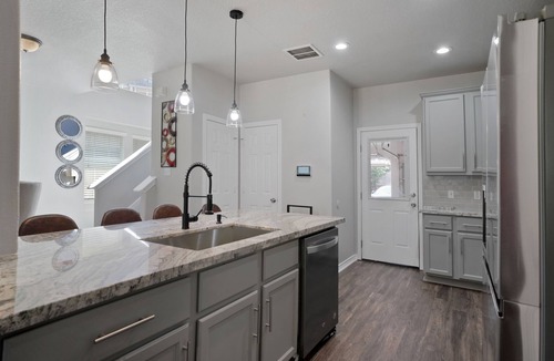 Conroe House | Cozy Retreat home in the Heart of Conroe