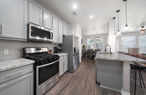 Conroe House | Cozy Retreat home in the Heart of Conroe