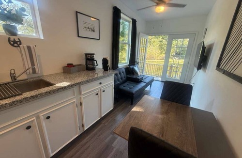 Tomball Apartment | Cozy Retreat Home - Oak