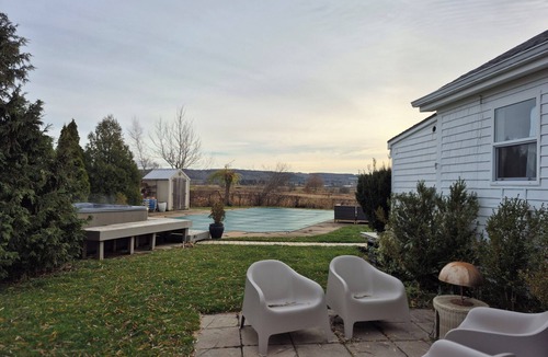 Port Williams Cottage | Cozy retreat in Annapolis Valley wine country with hot tub.