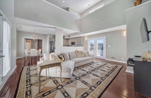 Prospect House | Cozy Retreat in Norton Commons, Walk to Everything