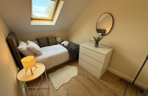 Redhill House | Cozy Retreat in Redhill