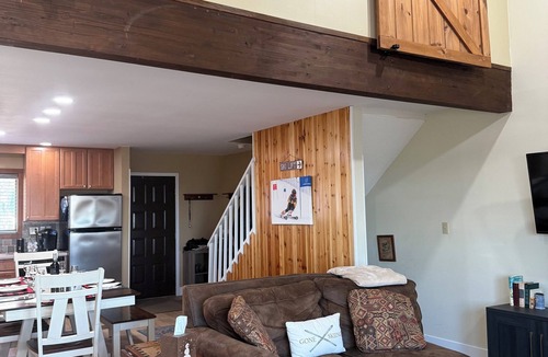 Village at Camelback House | Cozy retreat in the Pocono Mountains.