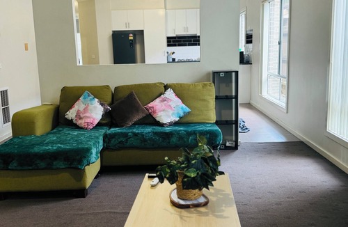 Werribee House | Cozy Retreat in Werribee