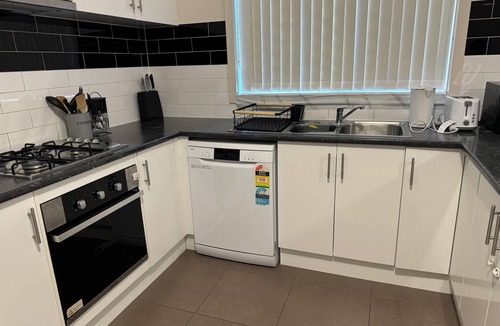 Werribee House | Cozy Retreat in Werribee