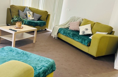 Werribee House | Cozy Retreat in Werribee