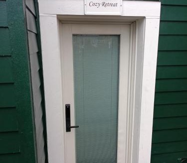 Jennings Lodge Apartment | Cozy Retreat - Level 2 car charging available