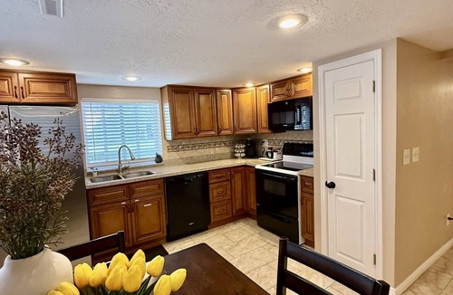 Murray Apartment | Cozy Retreat Near Ski Resorts, Shops & Downtown