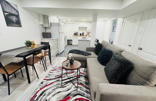 Hamilton House | Cozy Retreat on Hamilton Mountain|Entire suite