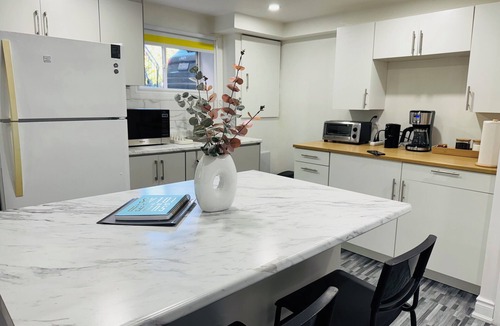 Hamilton House | Cozy Retreat on Hamilton Mountain|Entire suite