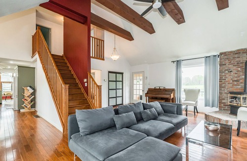 Georgian Bluffs Cottage | Cozy Retreat: Serene Views & Group Friendly