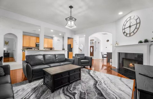 College Park House | Cozy Retreat: Spacious 5BR, BBQ & Fitness Escape
